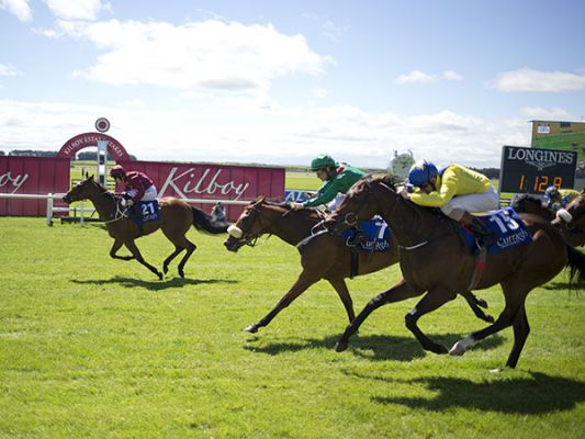 Velveteen holds on to win her maiden at the Curragh 