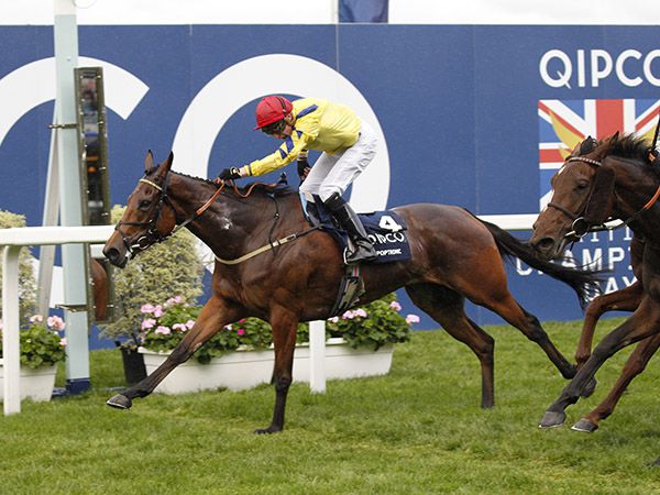 Poptronic Winning the Group 1 British Champions Fillies & Mares Stakes 