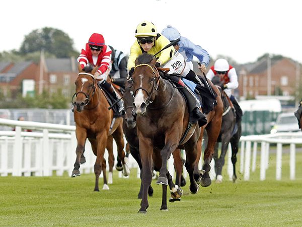 Warm Spell claimed a £20,000 Tattersalls October Book 1 Bonus with a stylish win at Newbury 