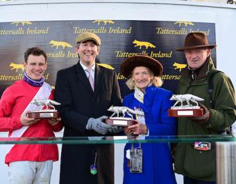  Simon Kerins with Paul Townend, Maureen Mullins and Willie Mullins winners of the 2022 Tattersalls Ireland Novice Hurdle